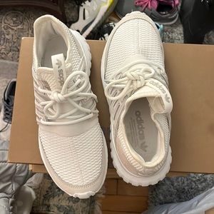 They are a men’s size 6 Basically brand new have been worn a couple times